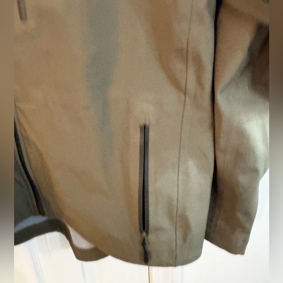 Filson LIKE NEW- Neoshell All weather XL - Picture 3 of 12